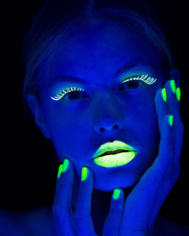 Maquillaje mascara pestañas fluo - Imagen 2