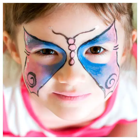 Niña maquillada