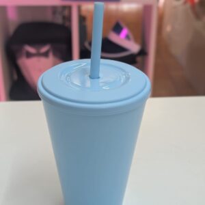 Promo 10 vasos conicos celeste con tapa y sorbete